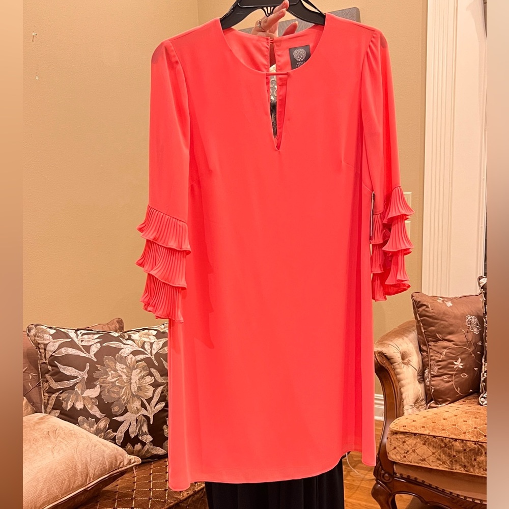 Vince Camuto chiffon pink dress. Ruffle sleeves3/4.straight fitting. Middi dress